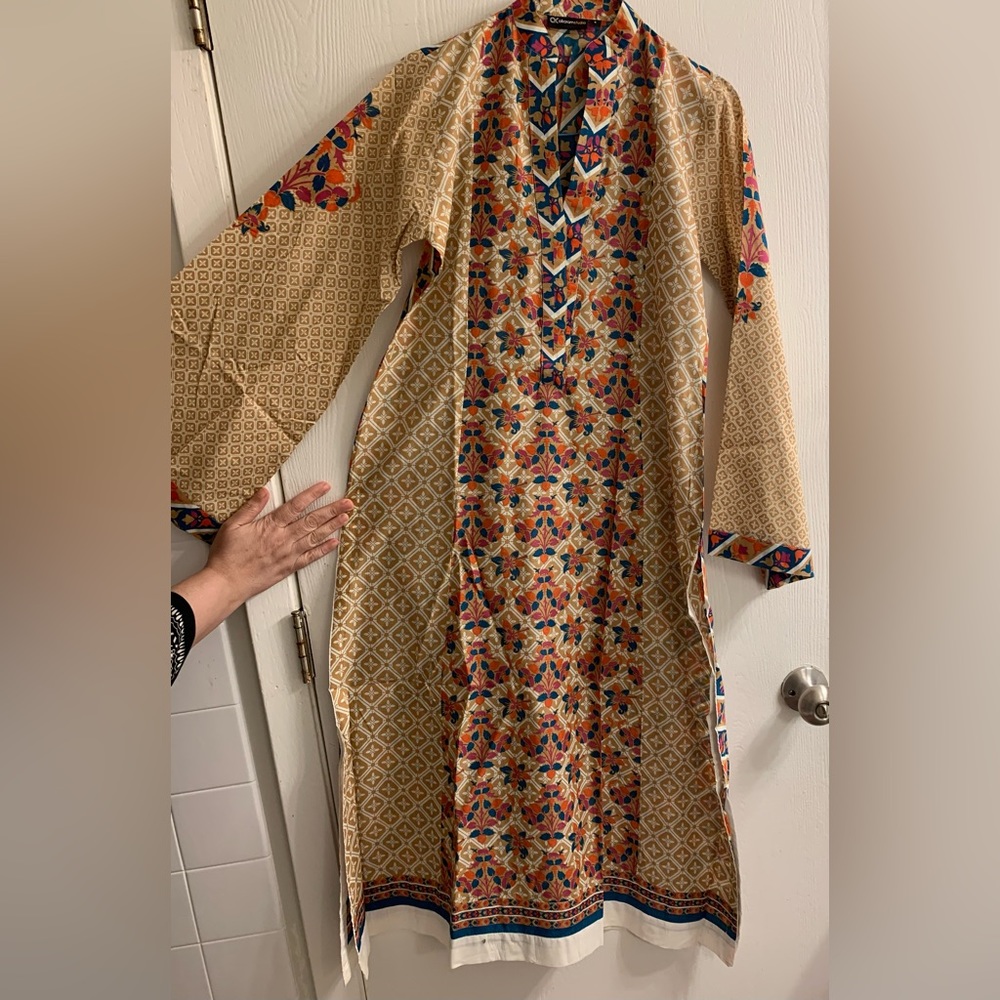 Original Alkaram kurti, size S, lightweight cotton